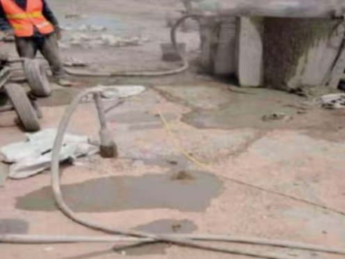 湟中水泥混凝土路面板底注浆技术 路面脱空注浆整治方案